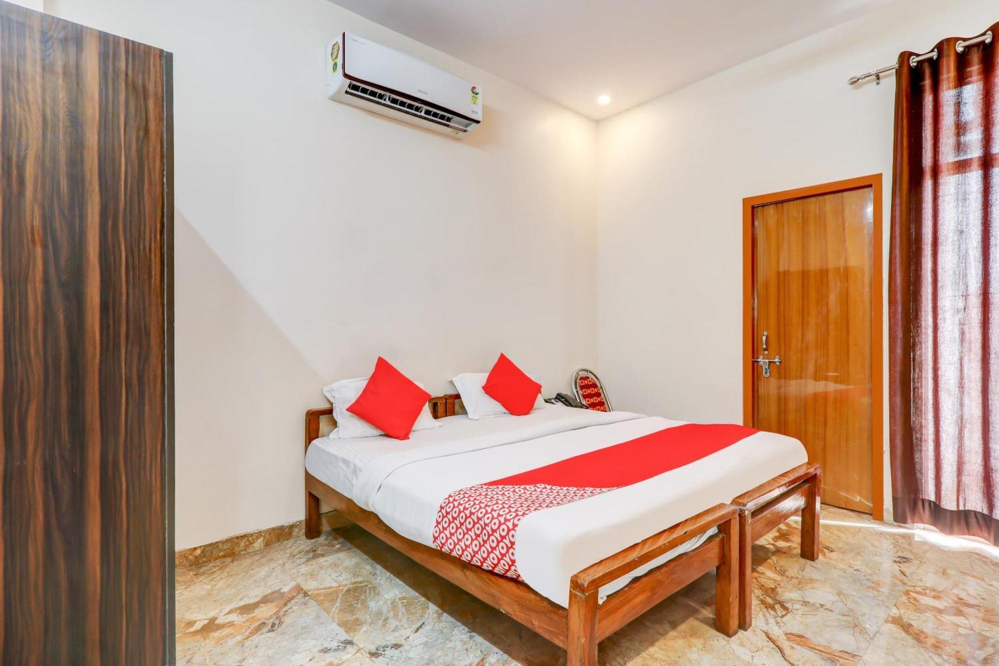 Oyo Flagship Raghuvar Palace Hotel Lucknow Ngoại thất bức ảnh