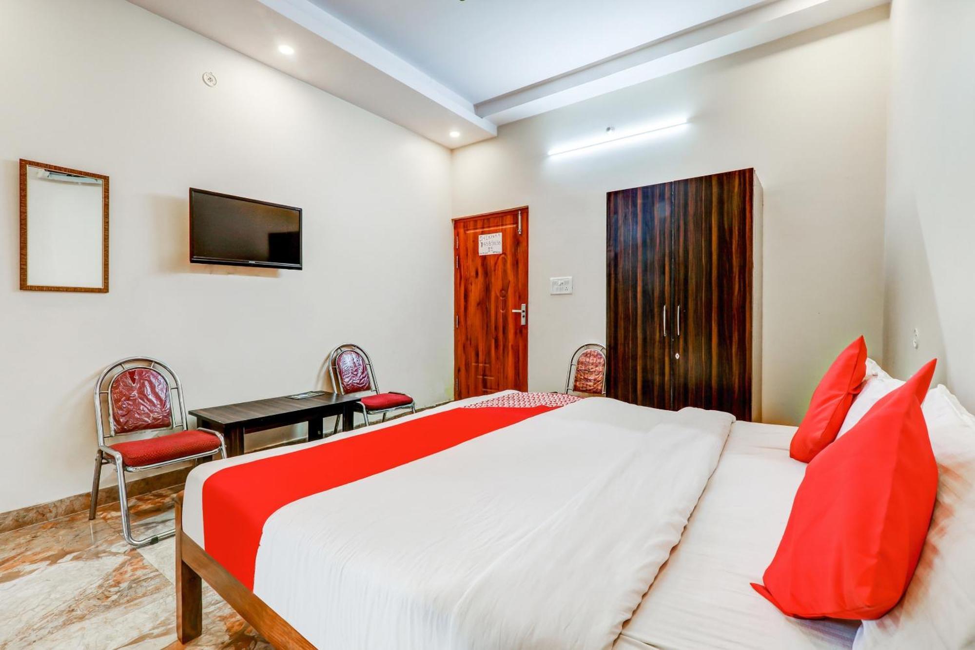 Oyo Flagship Raghuvar Palace Hotel Lucknow Ngoại thất bức ảnh