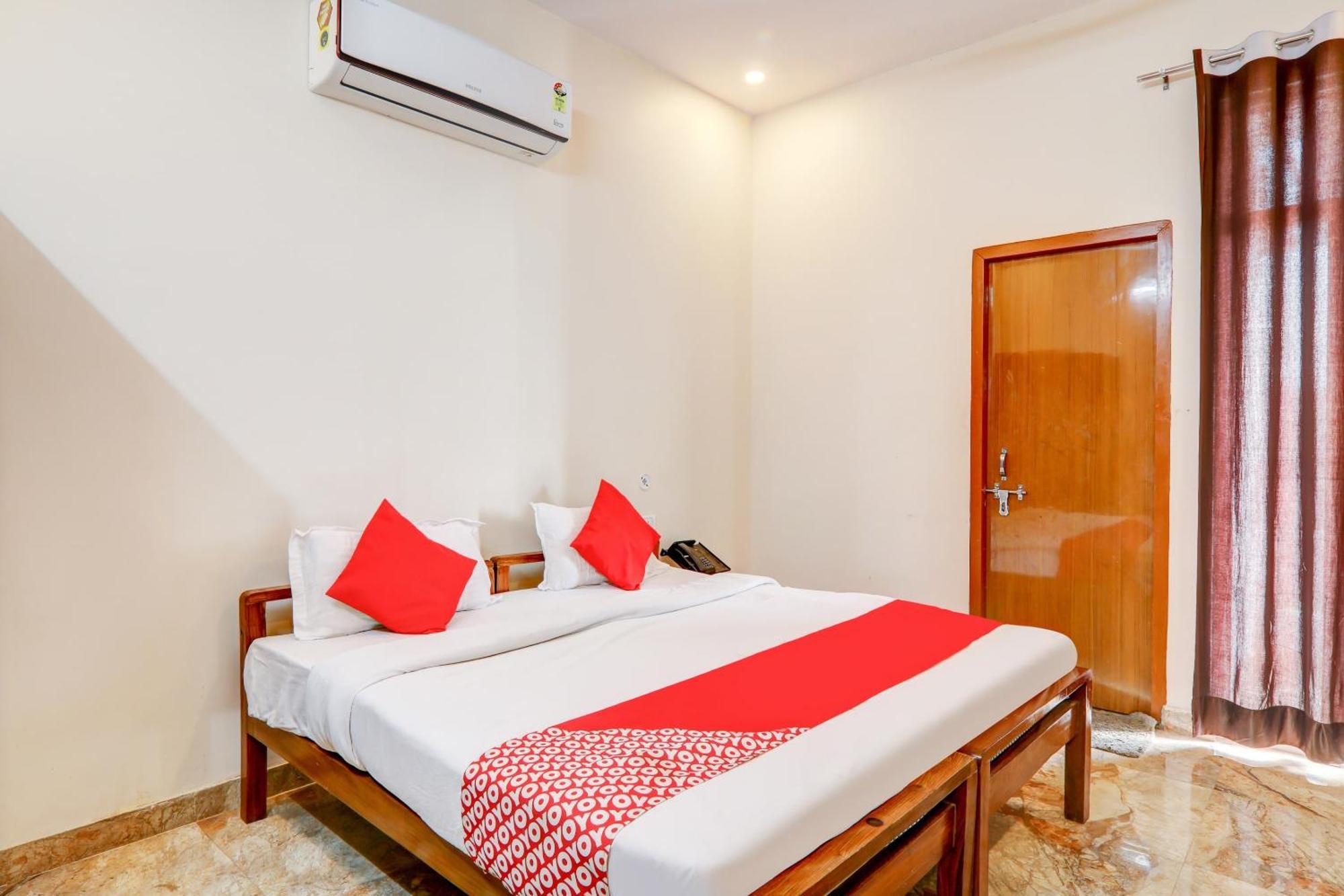 Oyo Flagship Raghuvar Palace Hotel Lucknow Ngoại thất bức ảnh