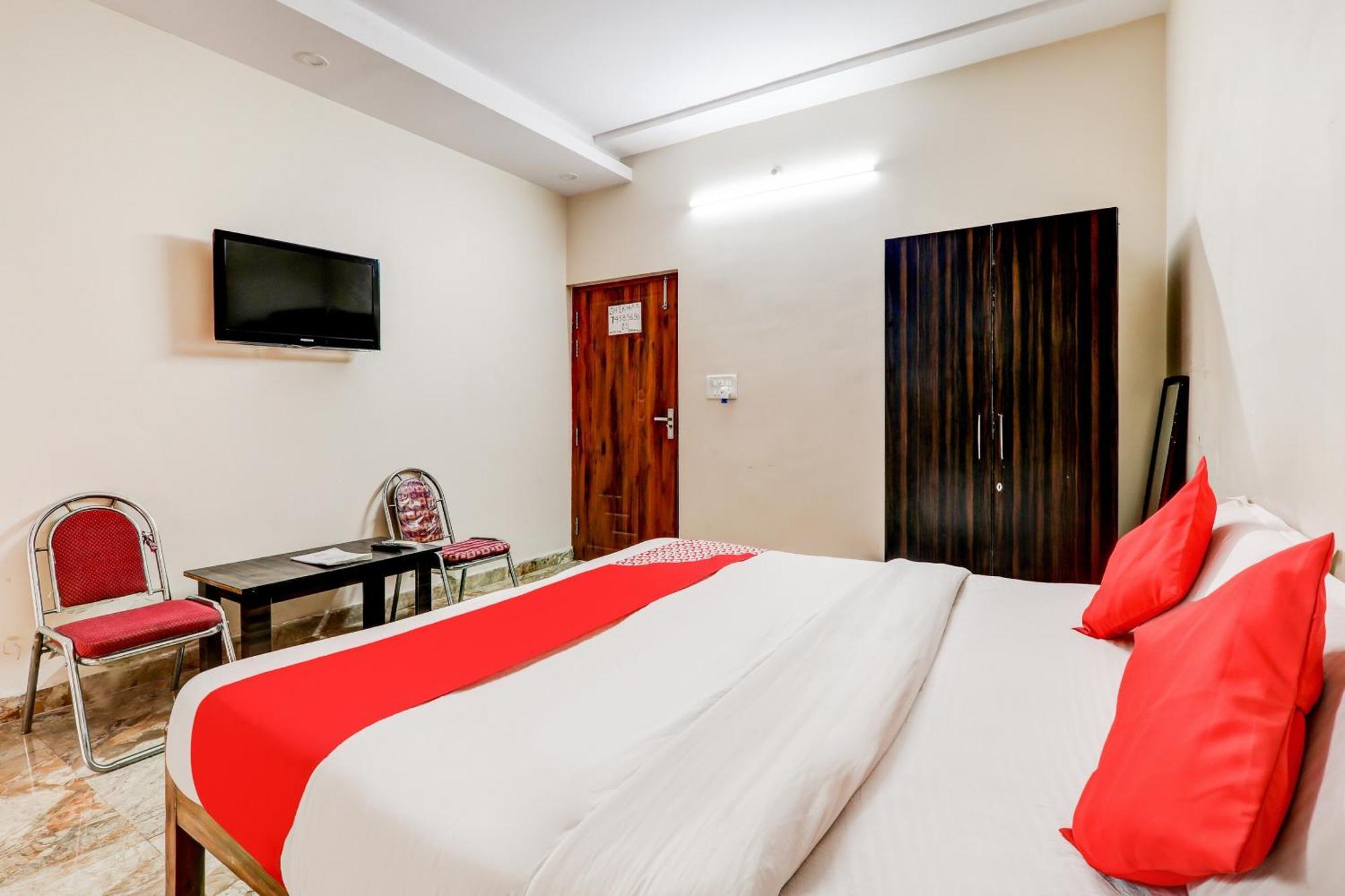 Oyo Flagship Raghuvar Palace Hotel Lucknow Ngoại thất bức ảnh
